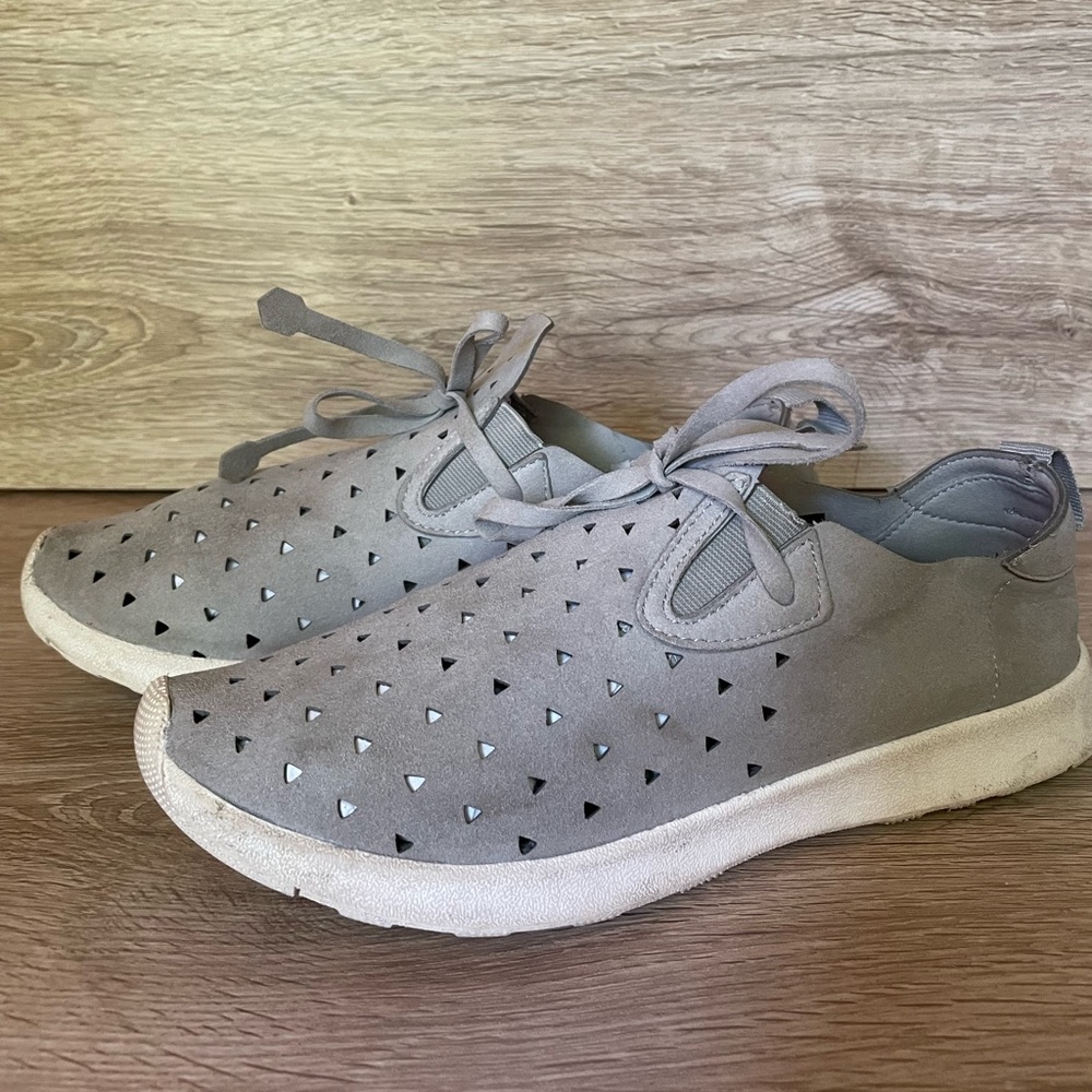 Size 8.5 women’s slip on shoes
